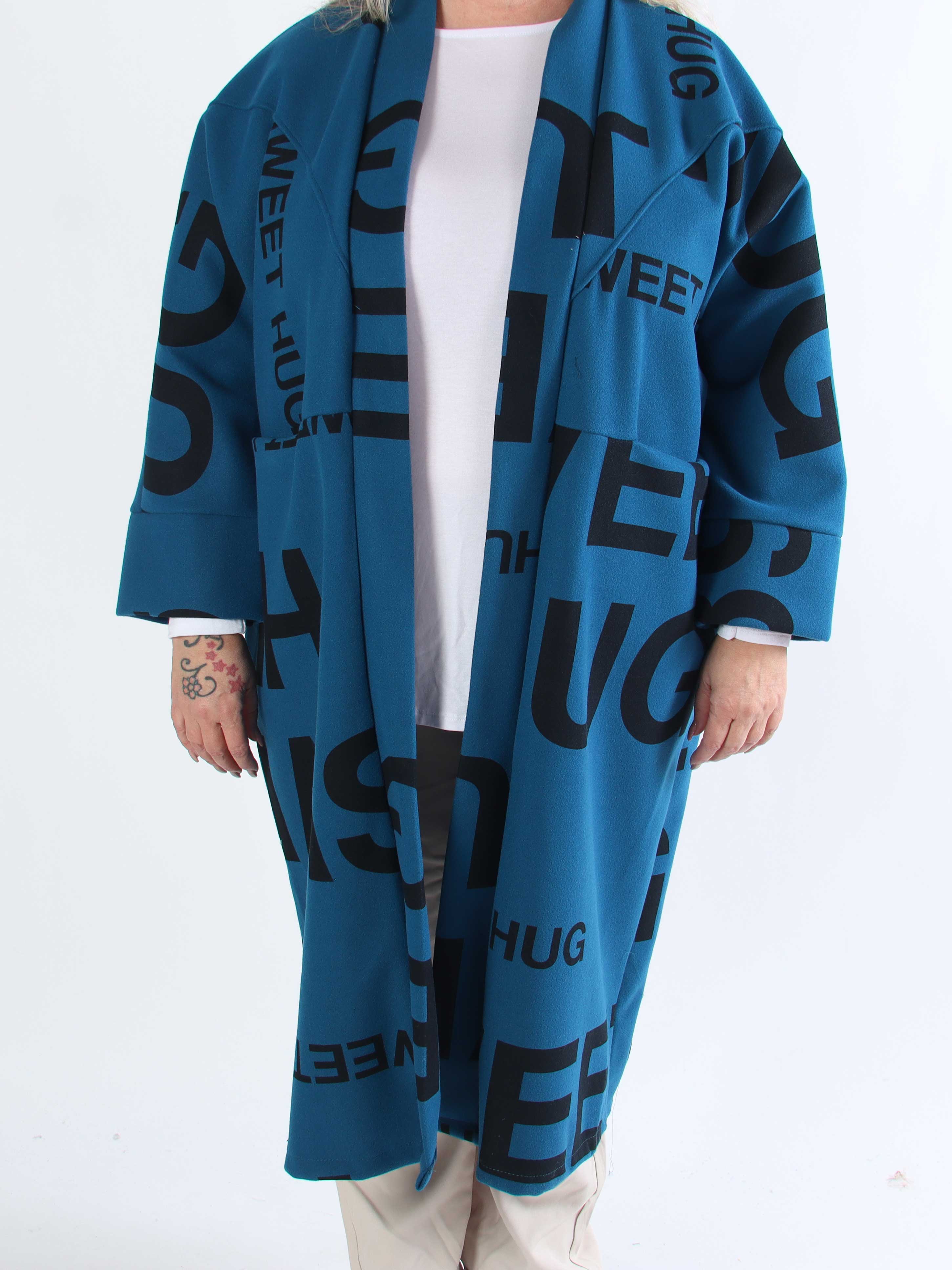 Annah Graphic - Plus size kappa med tydliga sömmar och text